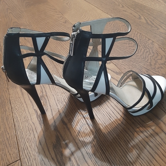 Michael Kors heels - Picture 3 of 3